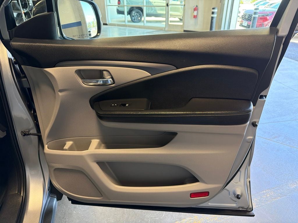 2019 Honda Ridgeline RTL-T w/ Nav