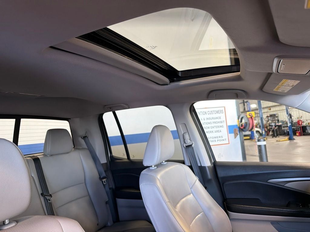 2019 Honda Ridgeline RTL-T w/ Nav