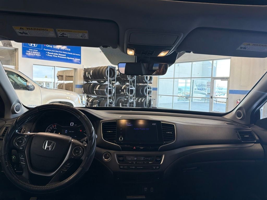2022 Honda Ridgeline RTL-E w/ Navigation