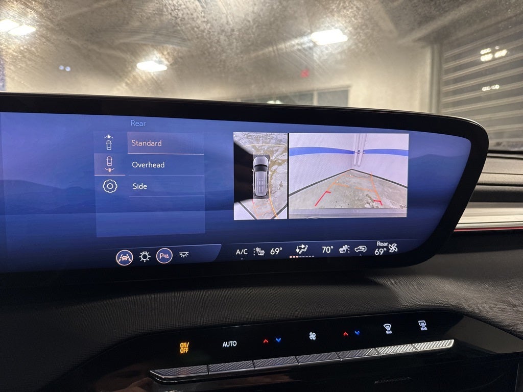 2025 Buick Enclave Preferred w/ Technology Pkg