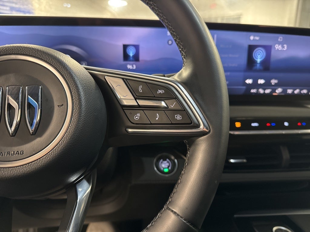 2025 Buick Enclave Preferred w/ Technology Pkg