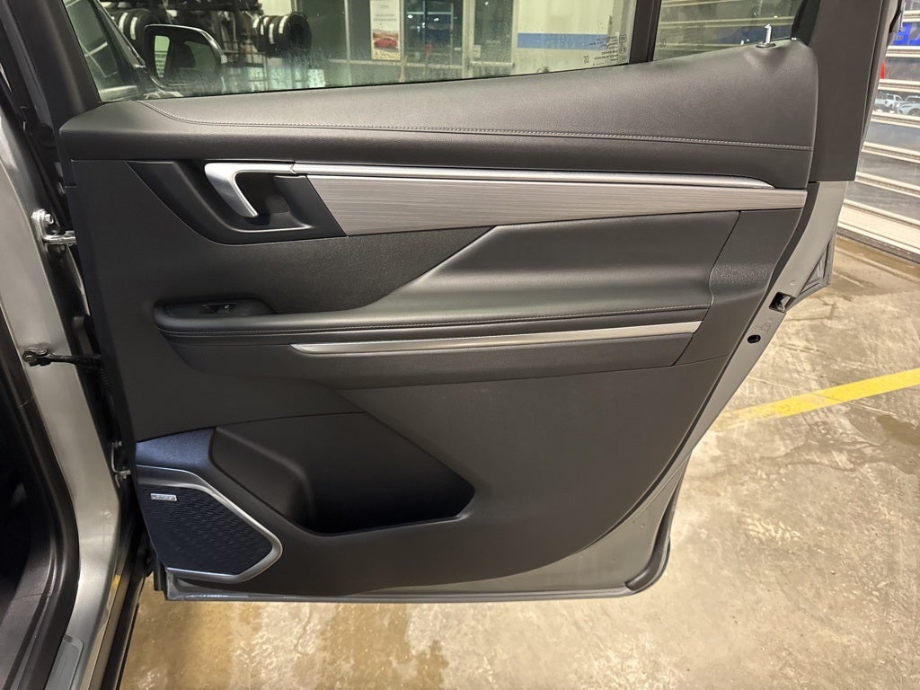 2025 Buick Enclave Preferred w/ Technology Pkg