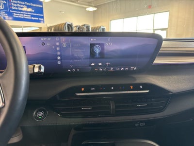 2025 Buick Enclave Preferred 1SD AWD w/ Technology Pkg