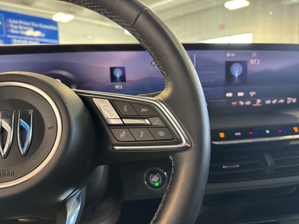 2025 Buick Enclave Preferred 1SD AWD w/ Technology Pkg