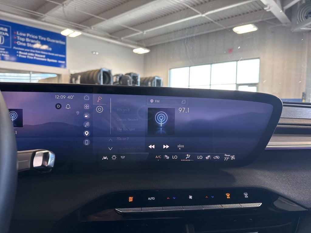 2025 Buick Enclave Preferred 1SD AWD w/ Technology Pkg