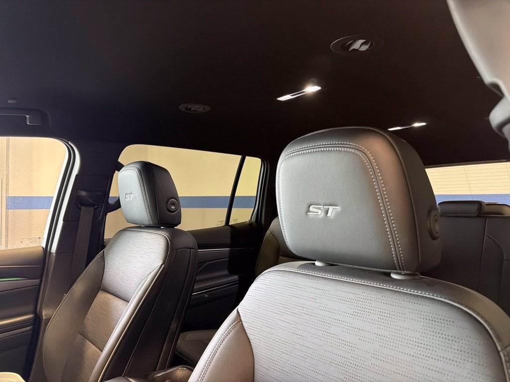 2026 Buick Enclave Sport Touring w/ Technology & Tow Pkg