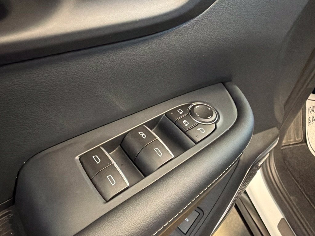 2026 Buick Enclave Sport Touring 1SM w/ Technology & Trailering Pkg