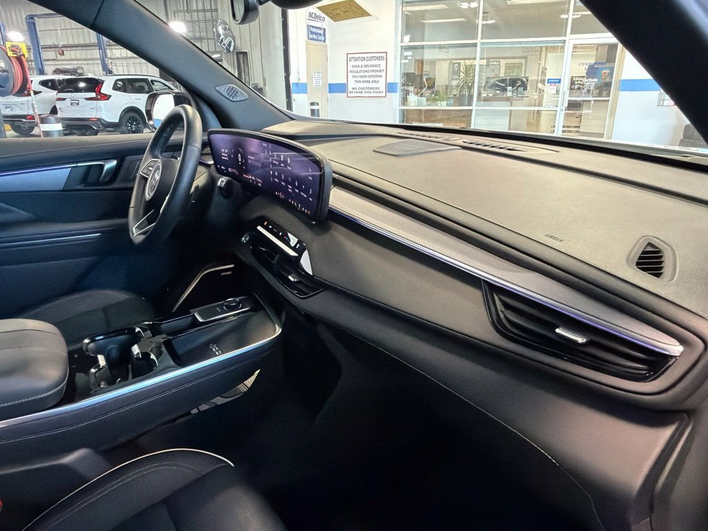 2026 Buick Enclave Sport Touring 1SM w/ Technology & Trailering Pkg