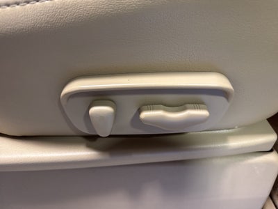 2015 Nissan Armada SL w/ Moonroof