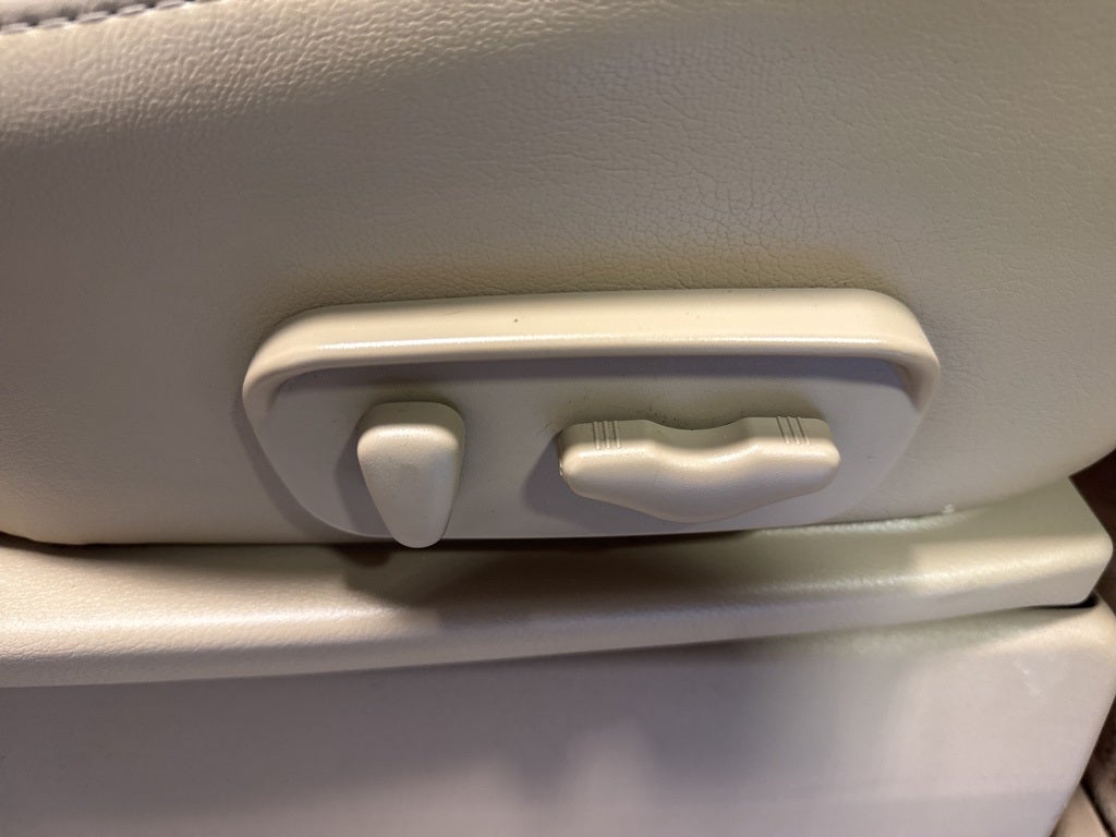 2015 Nissan Armada SL w/ Moonroof