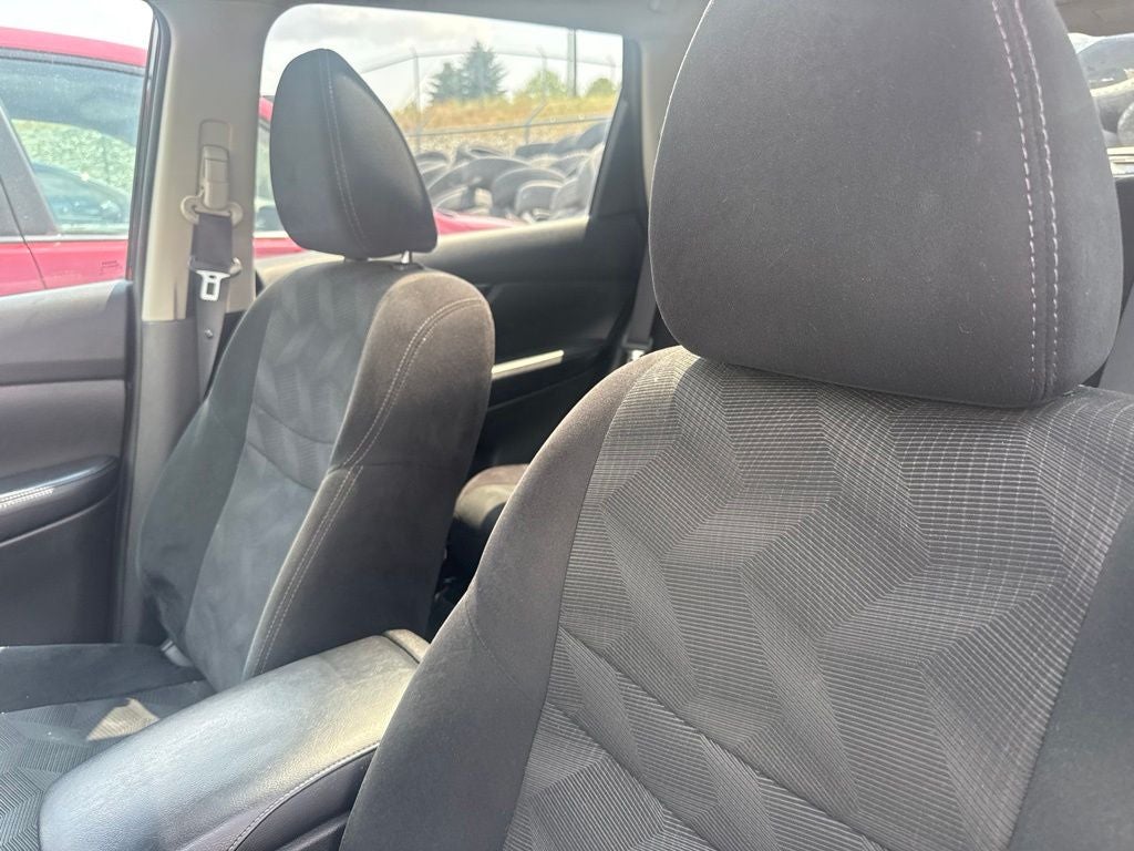 2016 Nissan Rogue SV Premium w/ Nav & Pano Roof