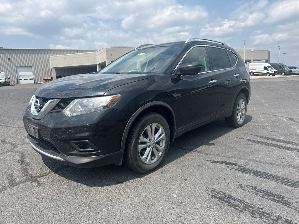2016 Nissan Rogue SV Premium w/ Nav & Pano Roof