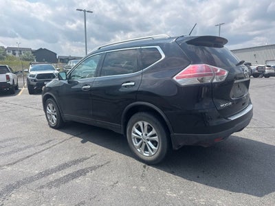 2016 Nissan Rogue SV Premium w/ Nav & Pano Roof