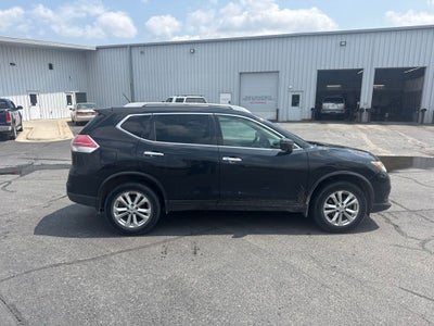 2016 Nissan Rogue SV Premium w/ Nav & Pano Roof