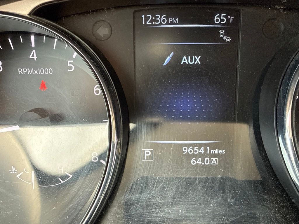 2016 Nissan Rogue SV Premium w/ Nav & Pano Roof
