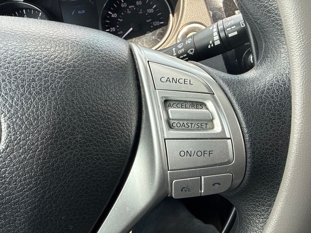 2016 Nissan Rogue SV Premium w/ Nav & Pano Roof