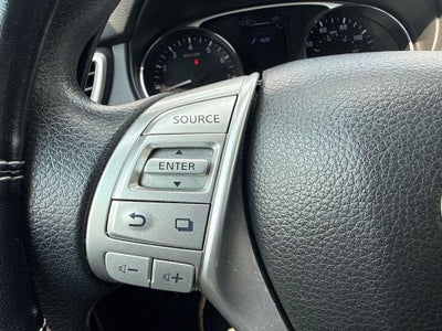 2016 Nissan Rogue SV Premium w/ Nav & Pano Roof