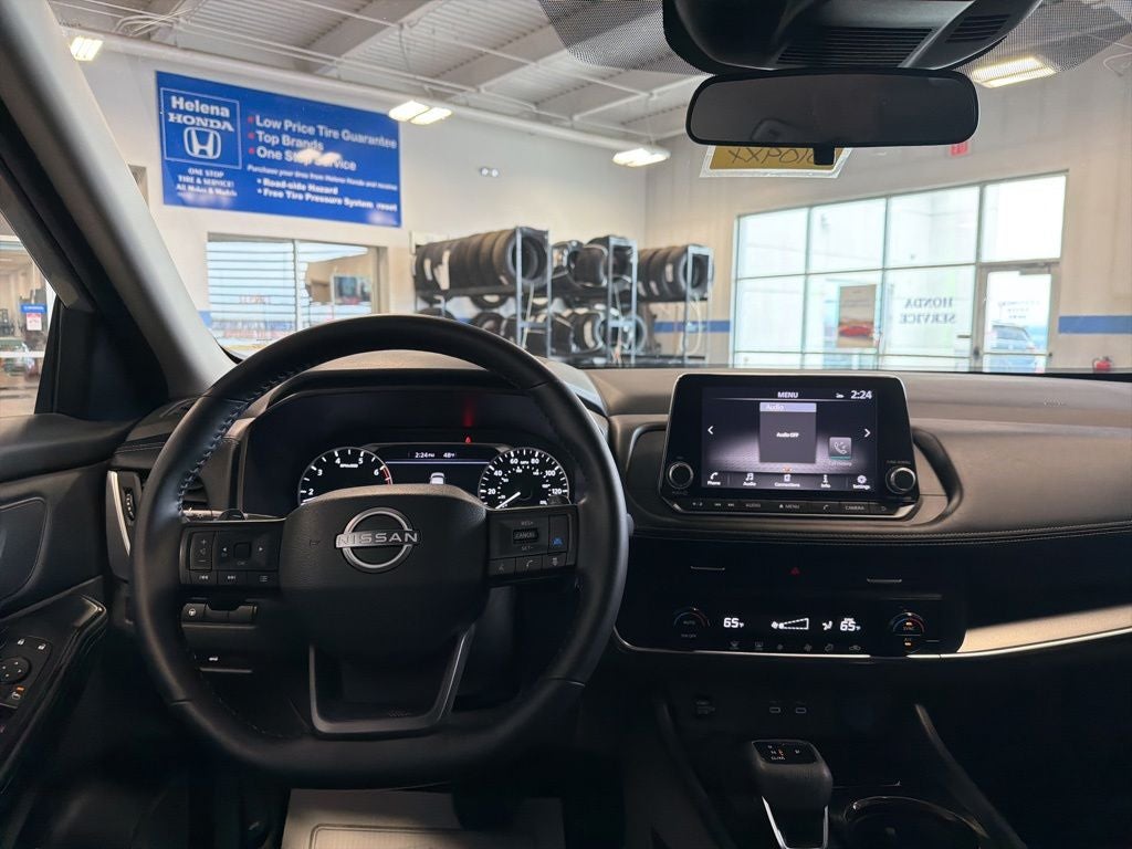 2025 Nissan Rogue SV w/ Pro-Pilot Assit