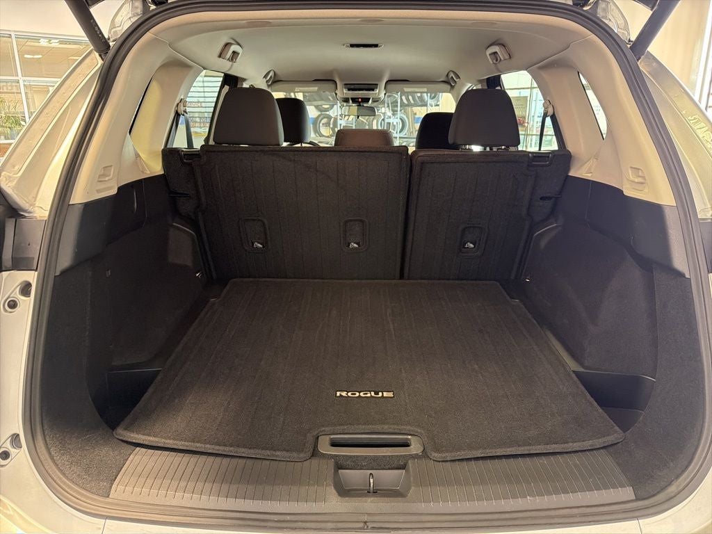 2025 Nissan Rogue SV w/ Pro-Pilot Assit
