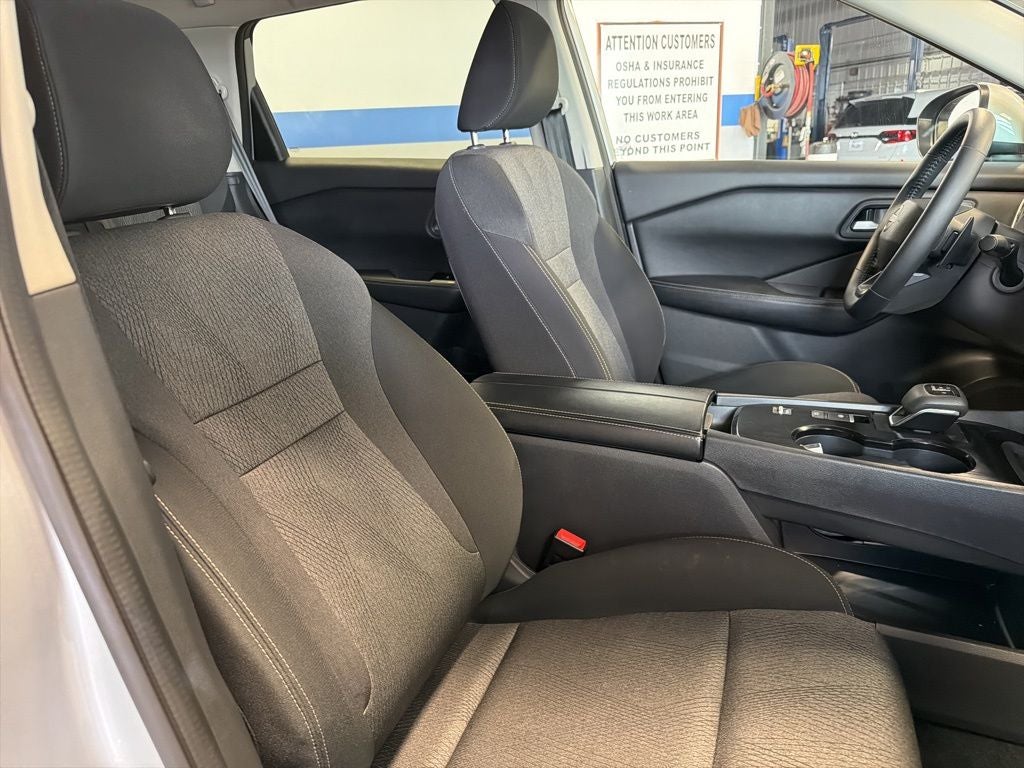 2025 Nissan Rogue SV w/ Pro-Pilot Assit