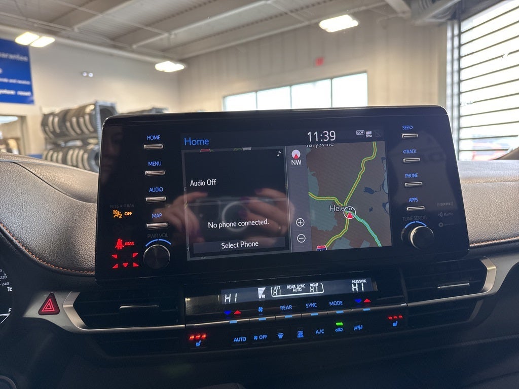 2024 Toyota Sienna XSE AWD 7 Passenger w/ Nav