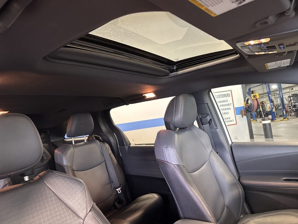 2024 Toyota Sienna XSE AWD 7 Passenger w/ Nav