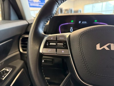 2024 Kia Telluride S w/ NAV & Moonroof Pkg