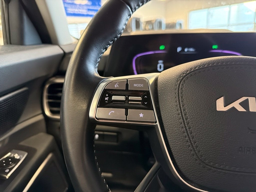 2024 Kia Telluride S w/ NAV & Moonroof Pkg