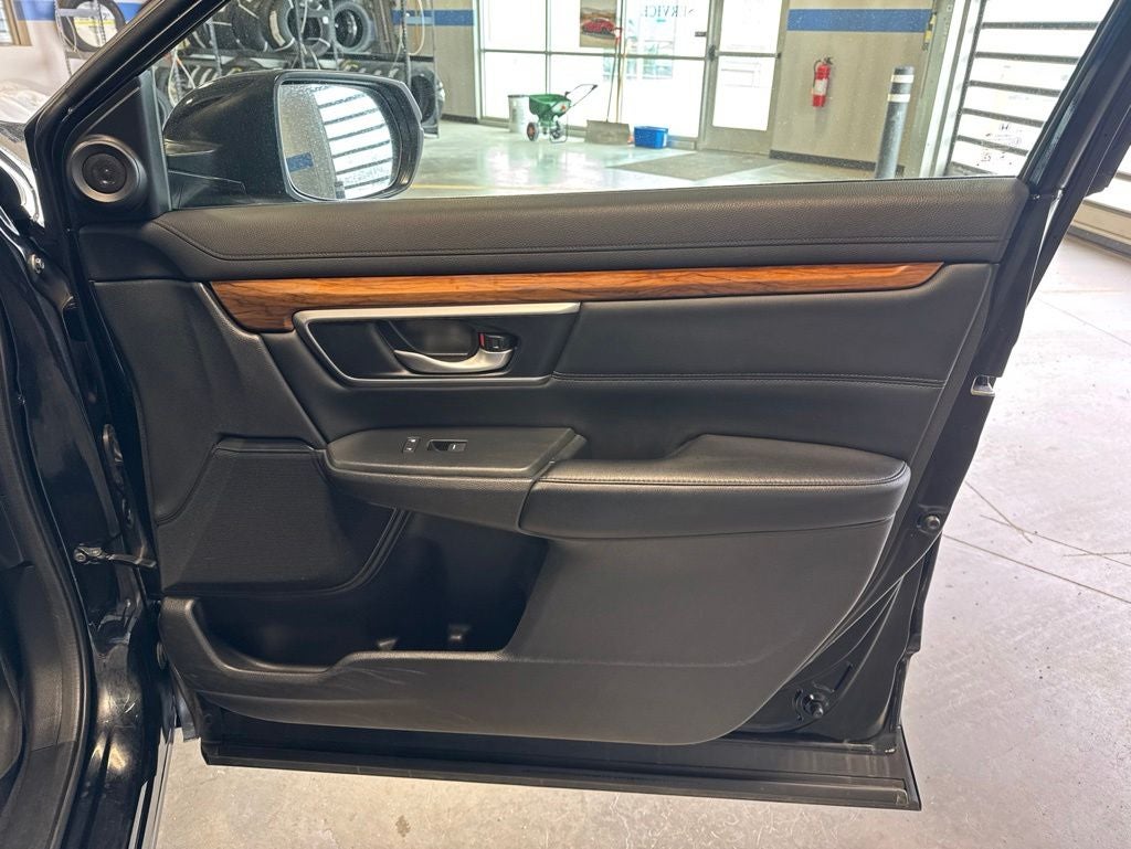 2019 Honda CR-V Touring w/ Nav