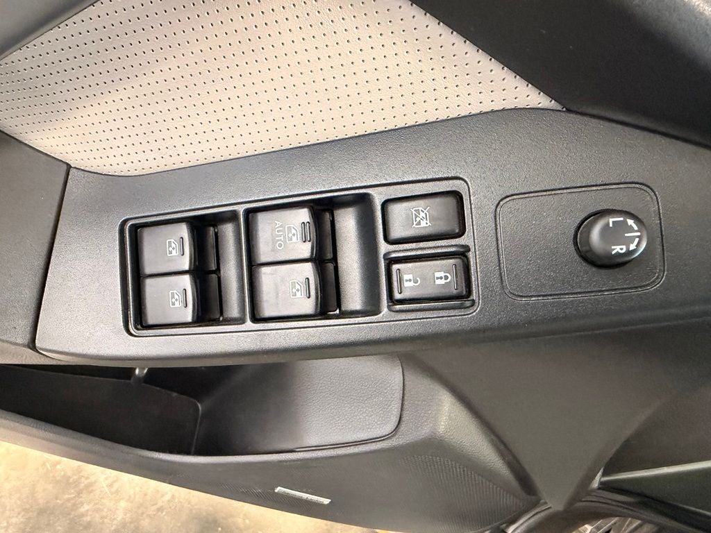 2015 Subaru Forester 2.5i Limited w/ Nav & Eyesight