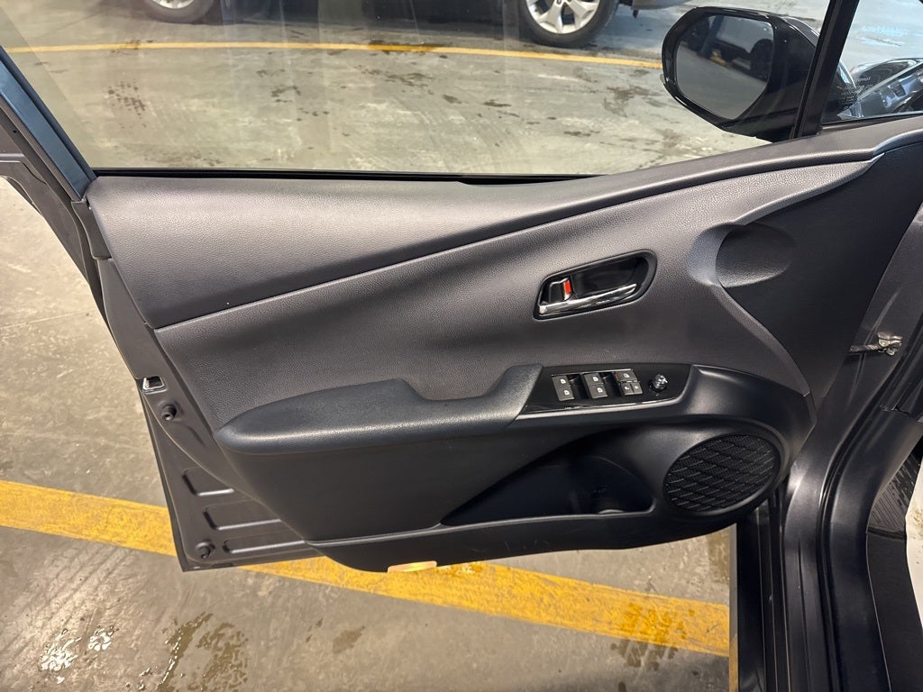 2016 Toyota Prius Three w/ Advanced Technology Pkg