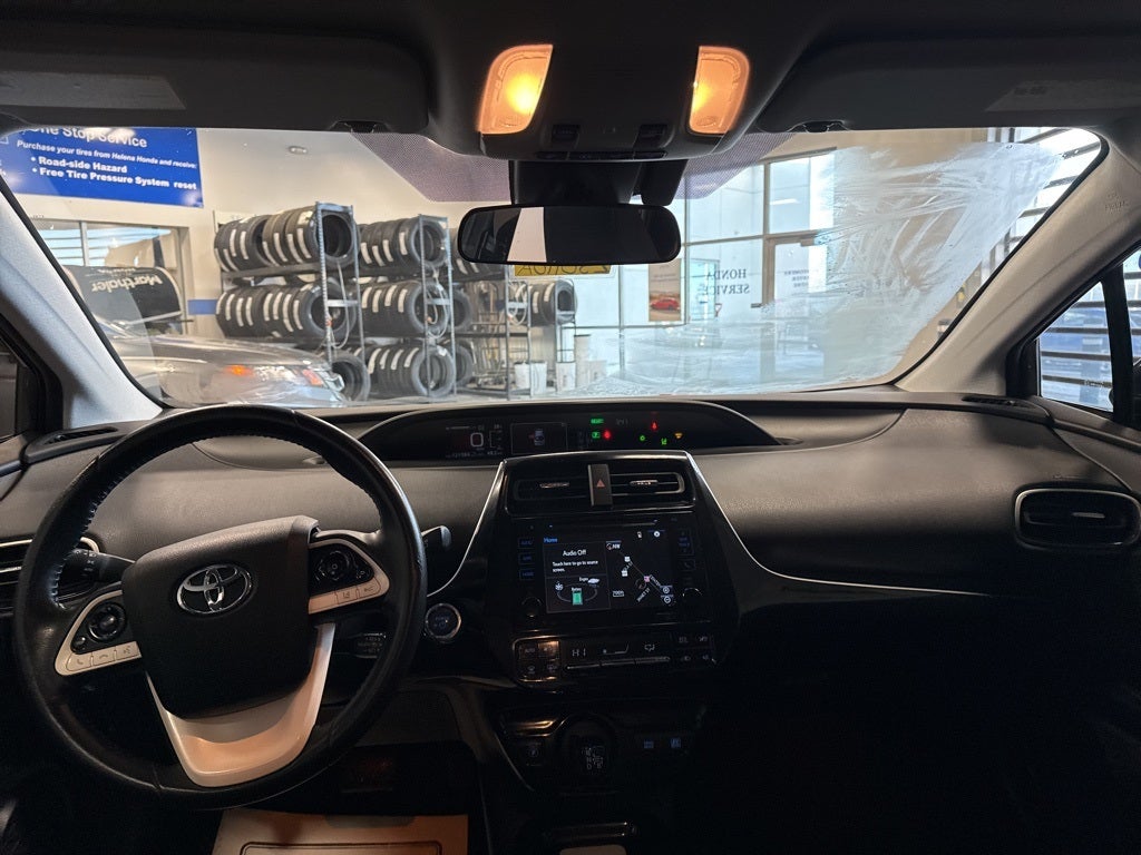 2016 Toyota Prius Three w/ Advanced Technology Pkg