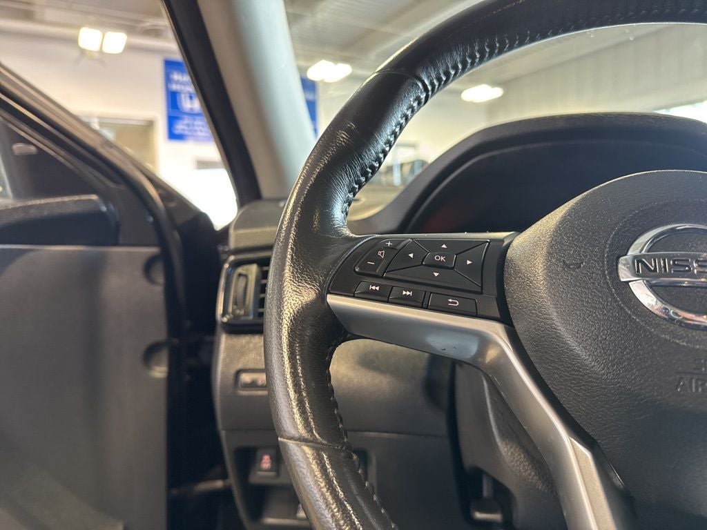 2018 Nissan Rogue SV AWD w/ Heated Seats