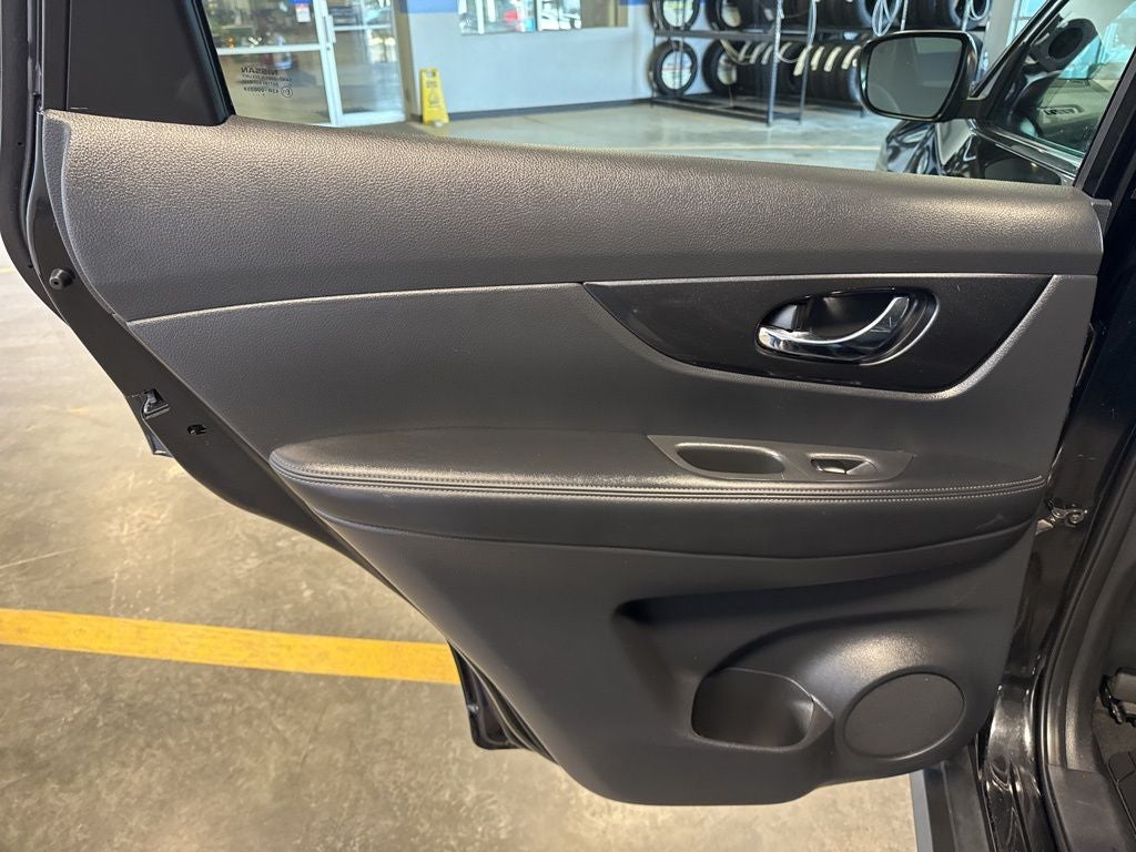 2018 Nissan Rogue SV AWD w/ Heated Seats