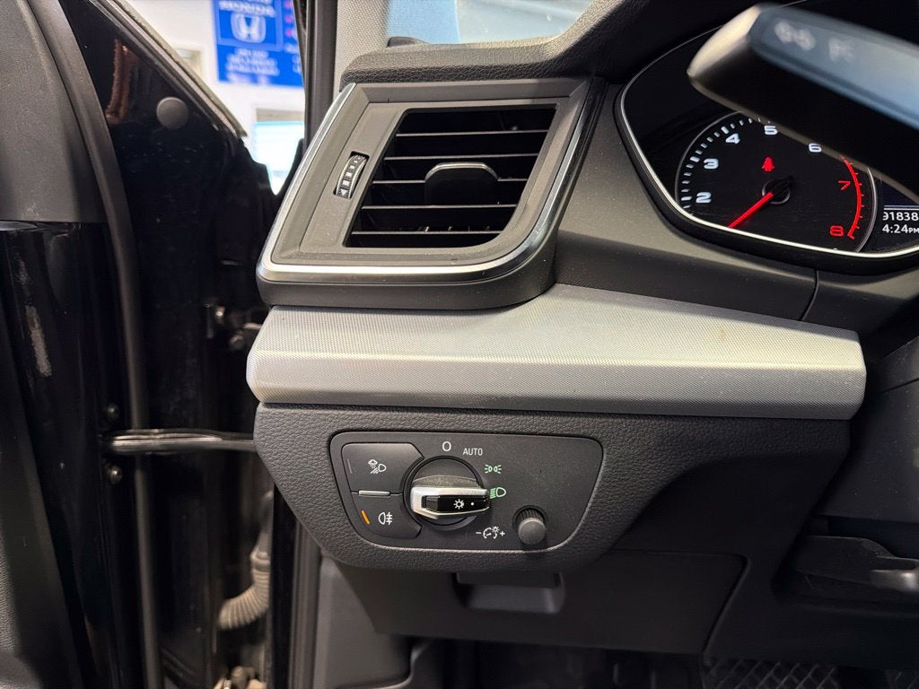 2018 Audi Q5 2.0T Premium Plus w/ Pano Roof & Nav