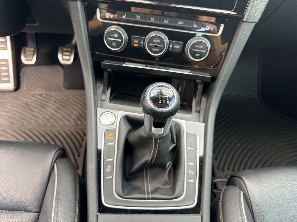 2019 Volkswagen Golf R DCC & Navigation