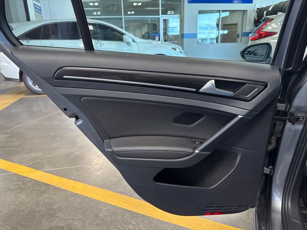 2019 Volkswagen Golf R DCC & Navigation