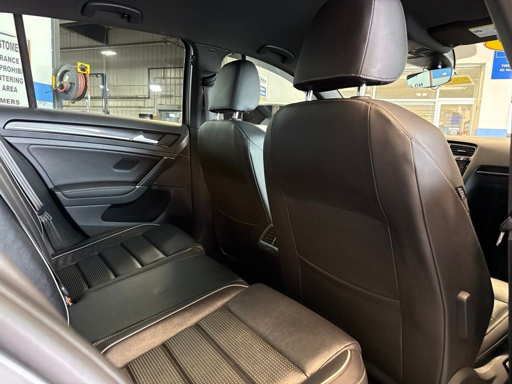 2019 Volkswagen Golf R DCC & Navigation