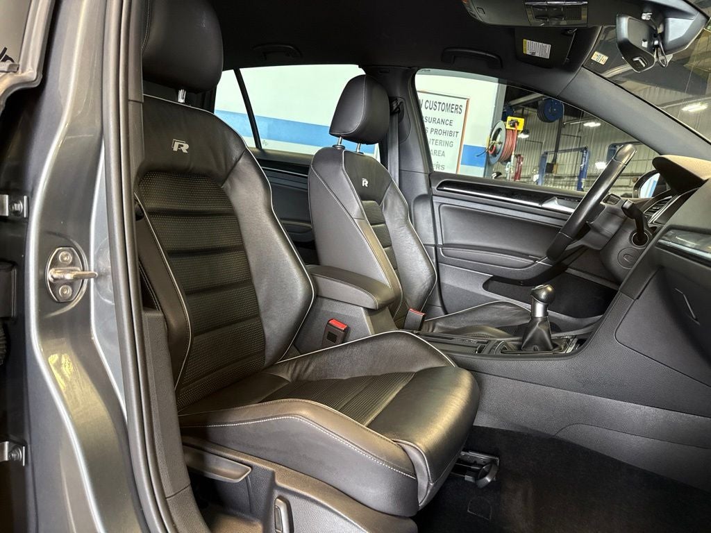 2019 Volkswagen Golf R DCC & Navigation