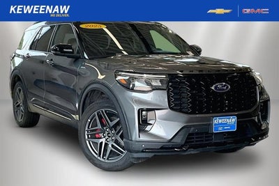 2025 Ford Explorer ST-Line