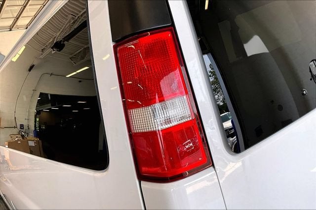 2025 Chevrolet Express Passenger 1LT