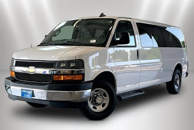 2025 Chevrolet Express Passenger 1LT