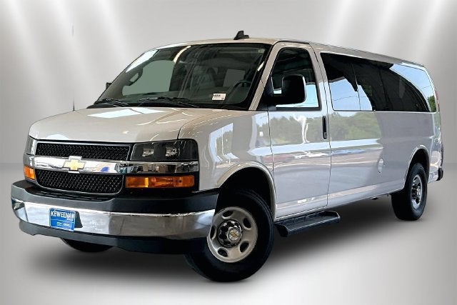 2025 Chevrolet Express Passenger 1LT