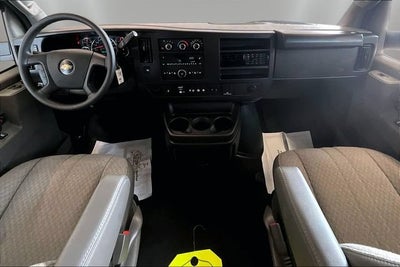 2025 Chevrolet Express Passenger 1LT