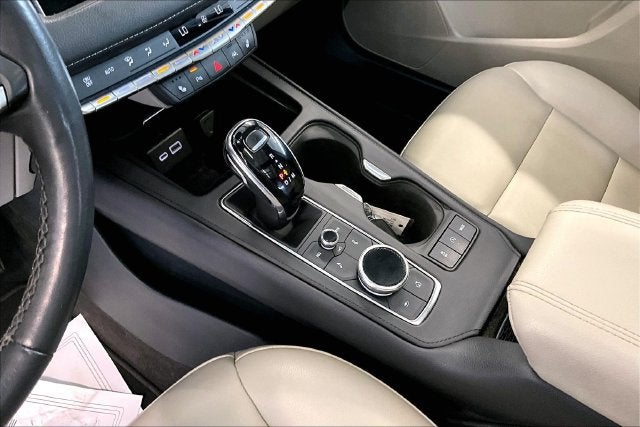 2022 Cadillac XT4 AWD Luxury