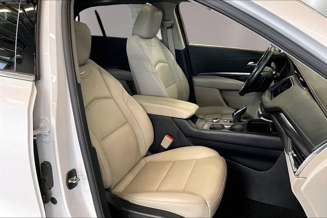 2022 Cadillac XT4 AWD Luxury